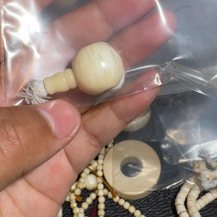 沁***云菩提根/象牙果吊坠