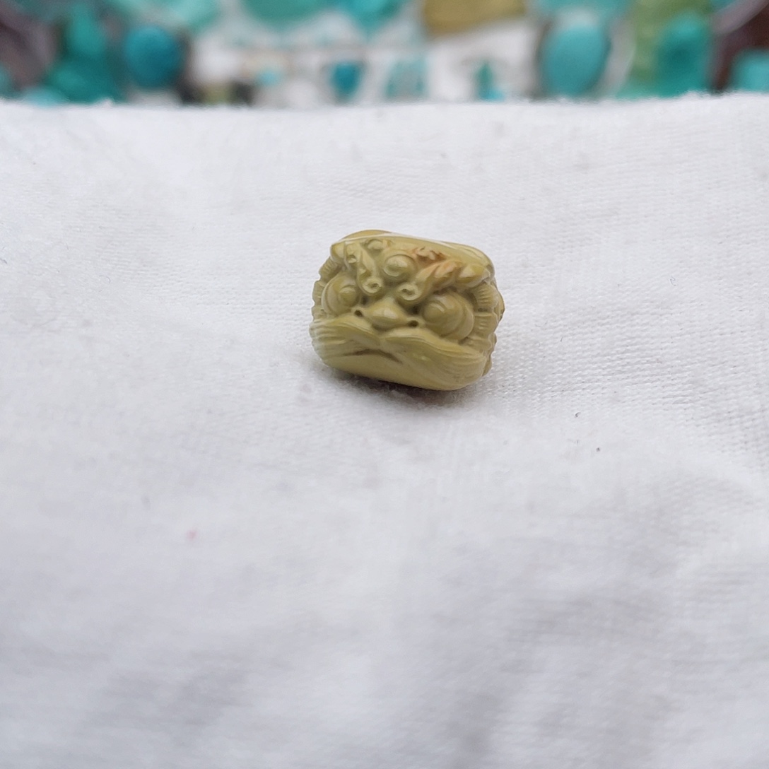 未镶嵌绿松石颈饰