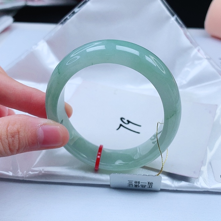 翡翠手镯（贵妃镯）未镶嵌缅甸天然a货手镯55+