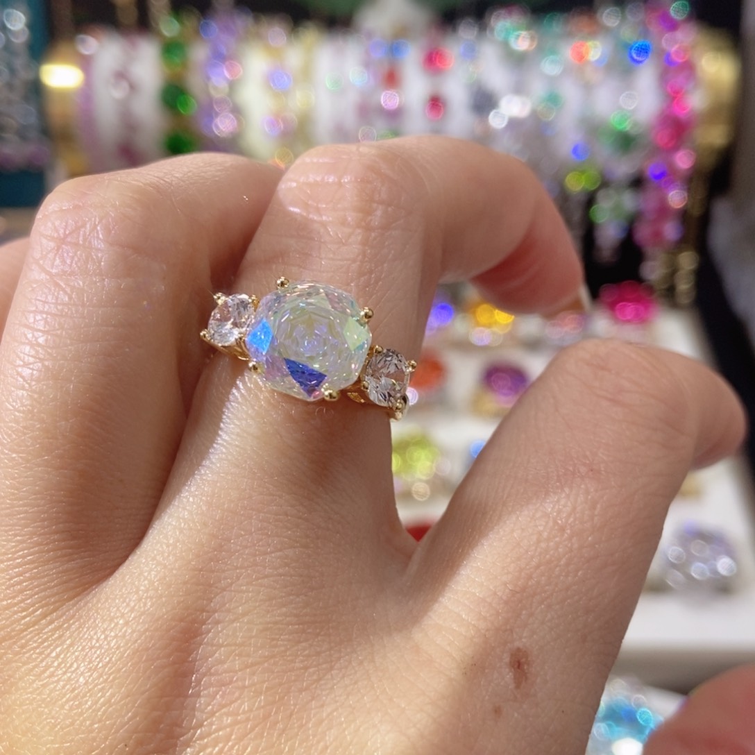 66锆石（处理）戒指