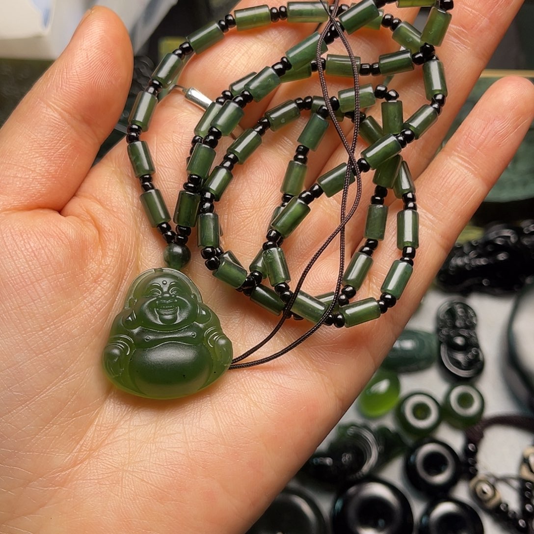 用***4蛇纹石玉未镶嵌颈饰