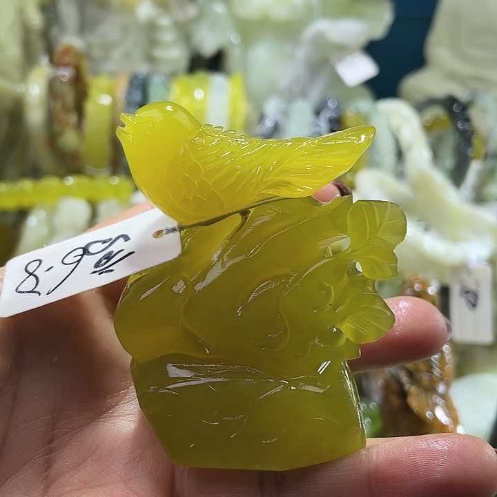 岫玉未镶嵌摆件喜鹊