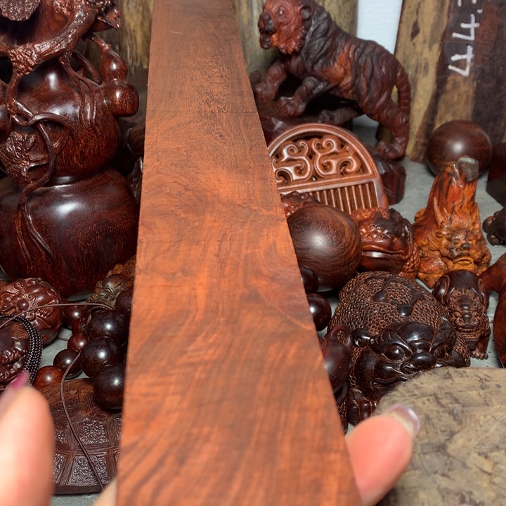 檀香紫檀（小叶紫檀）与**己