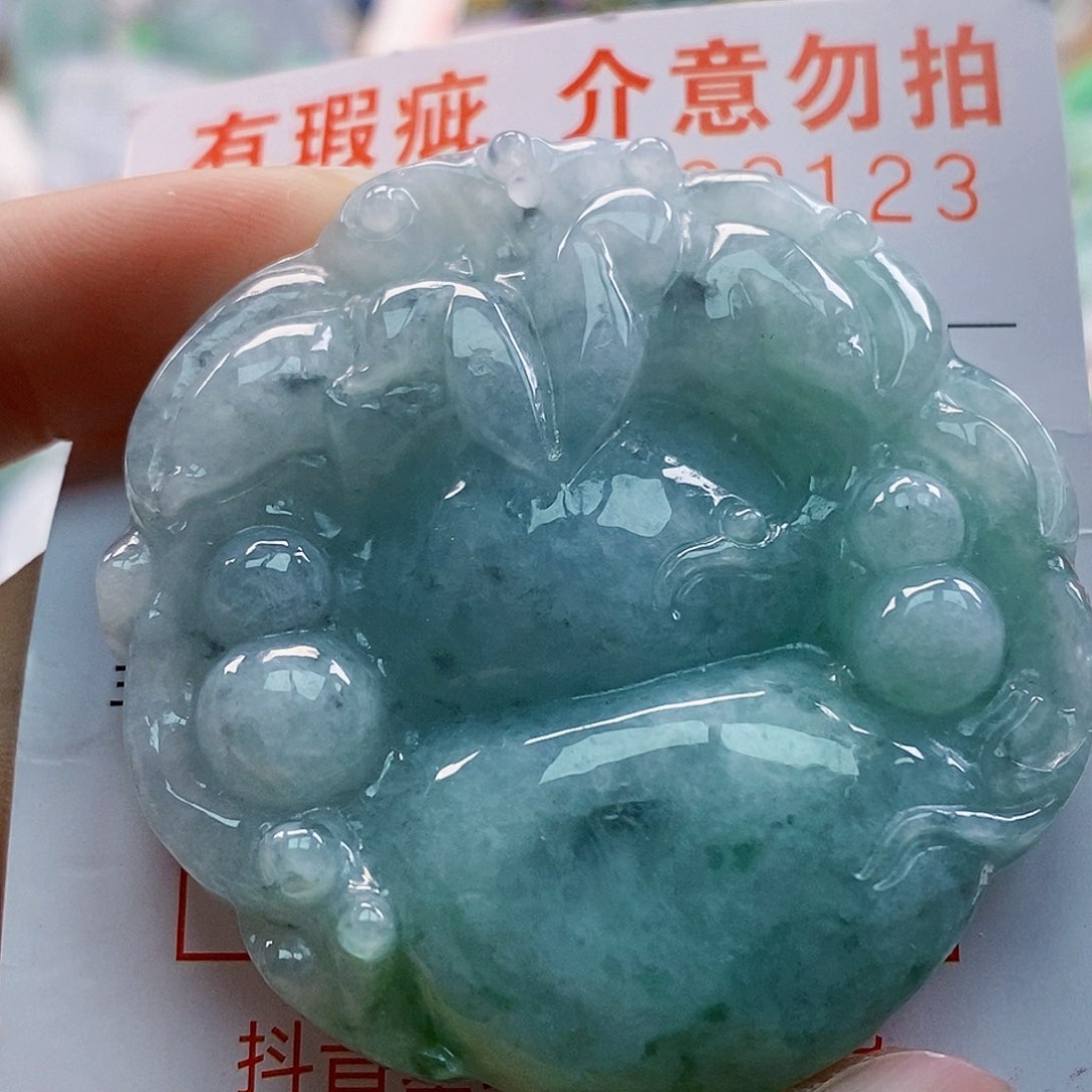 吊坠(不含链)未镶嵌翡翠