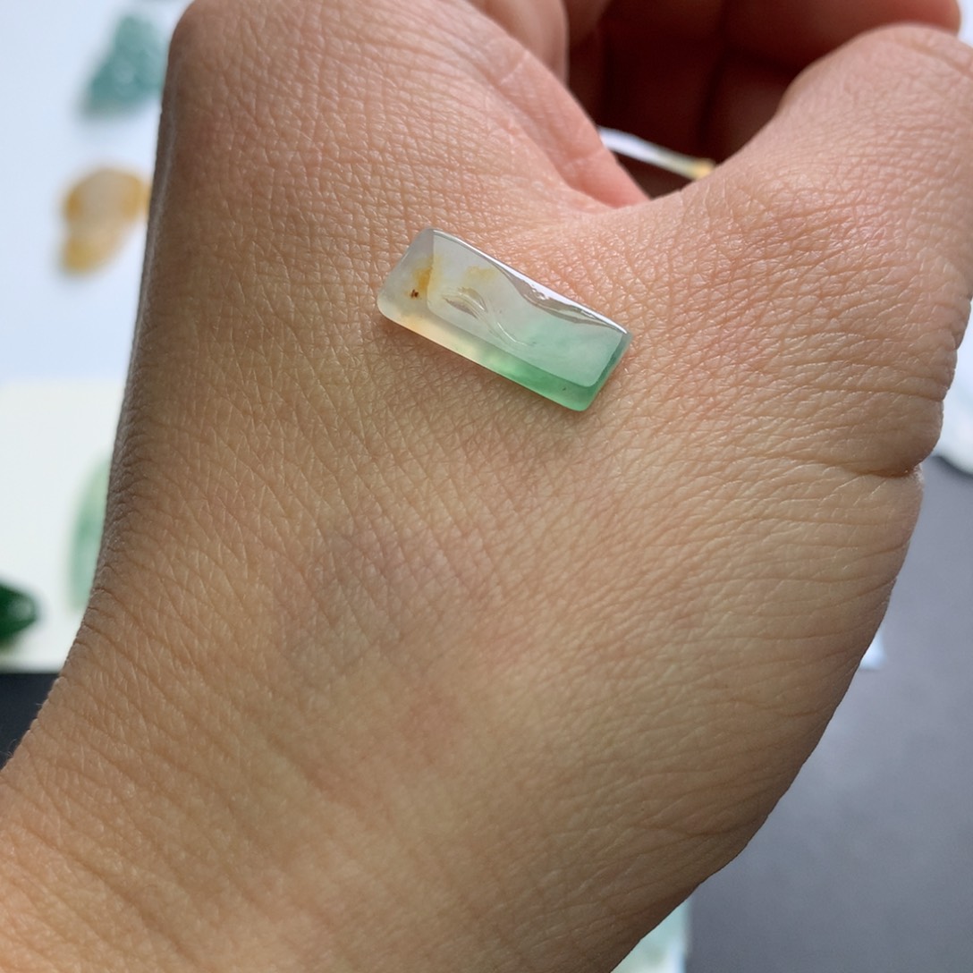 翡翠颈饰未镶嵌天然翡翠A货