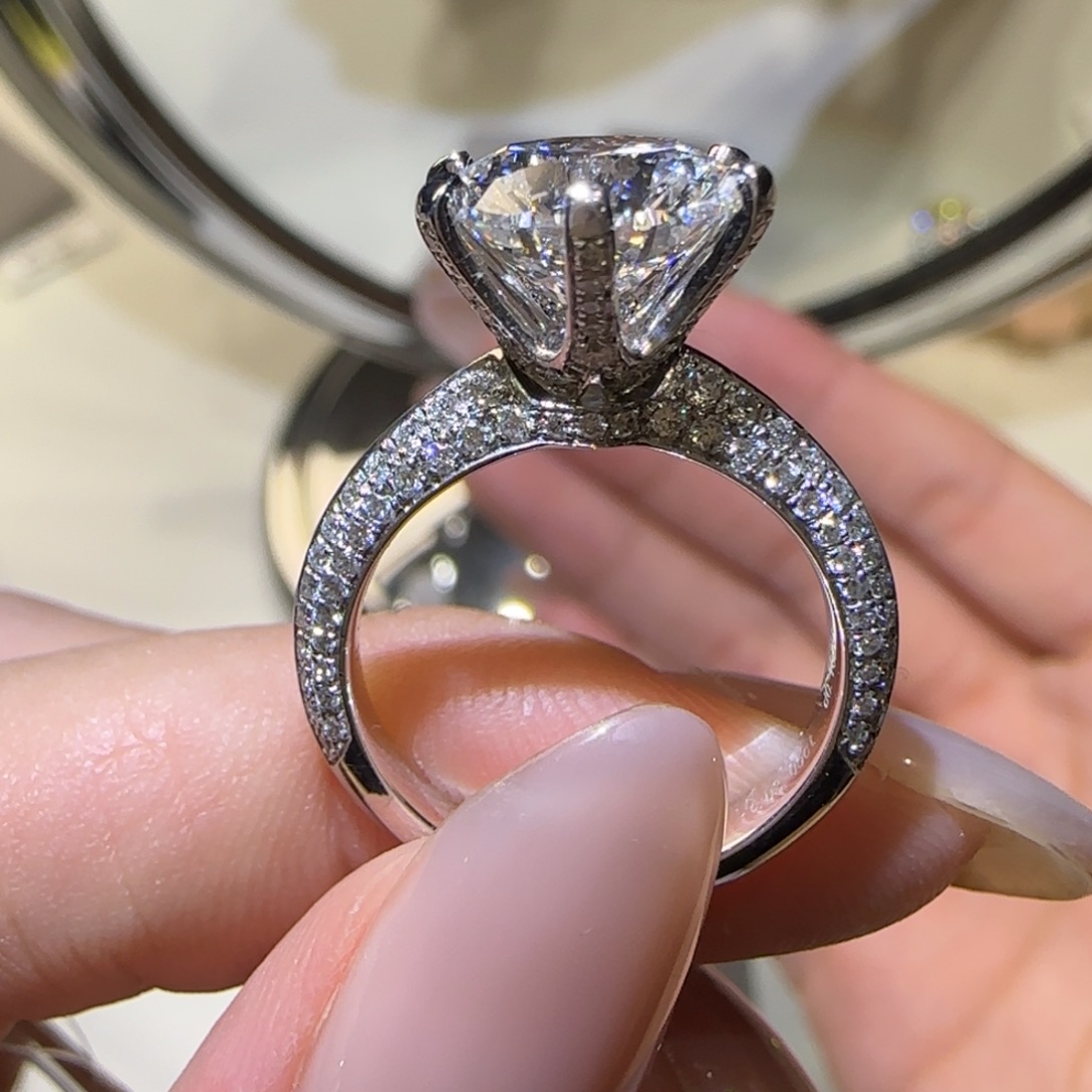 实验室培育钻石铂Pt950镶嵌半壁江山3卡