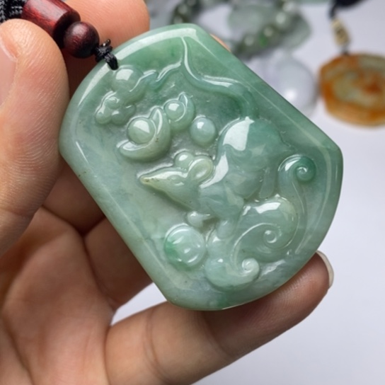 翡翠未镶嵌颈饰翡翠