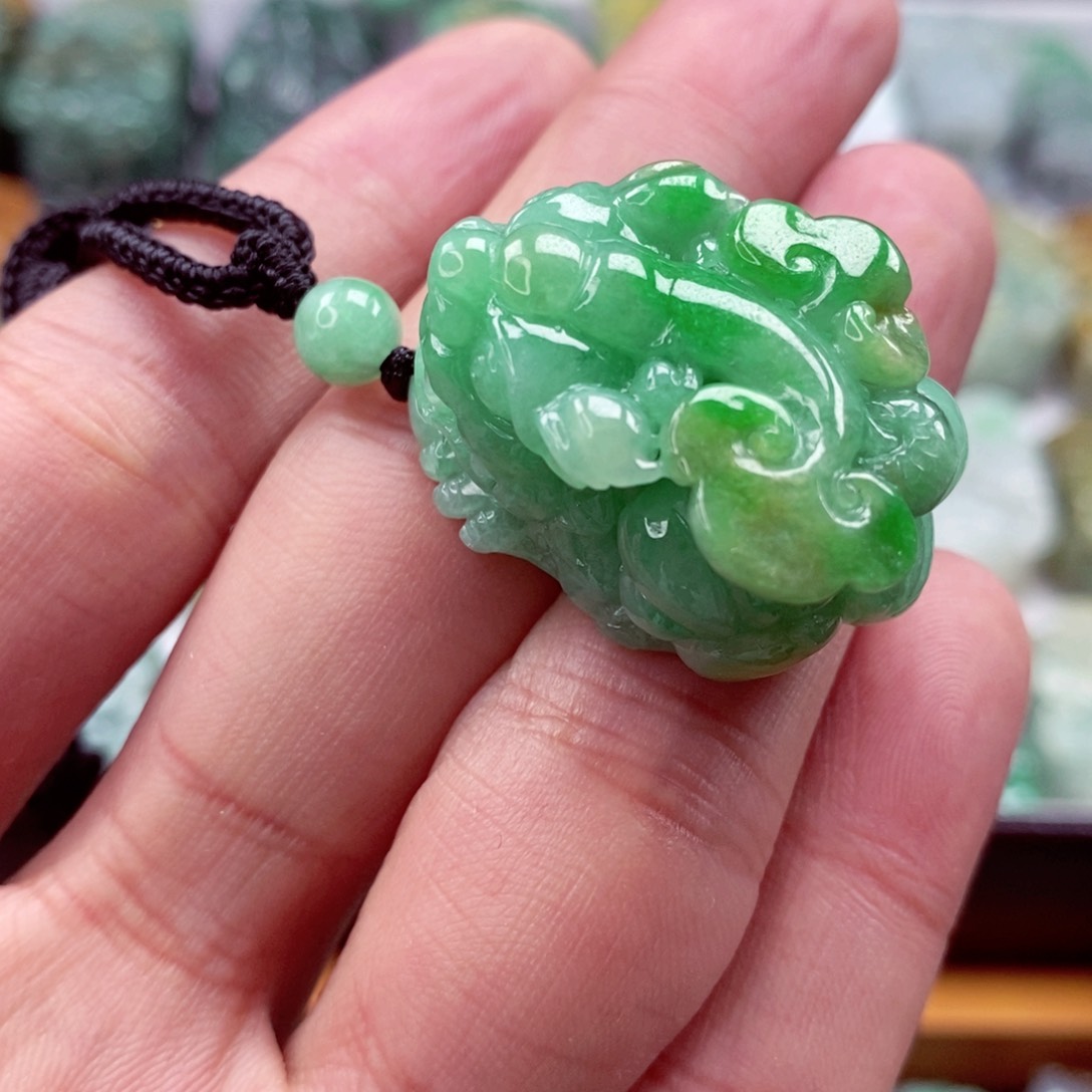 翡翠颈饰未镶嵌翡翠