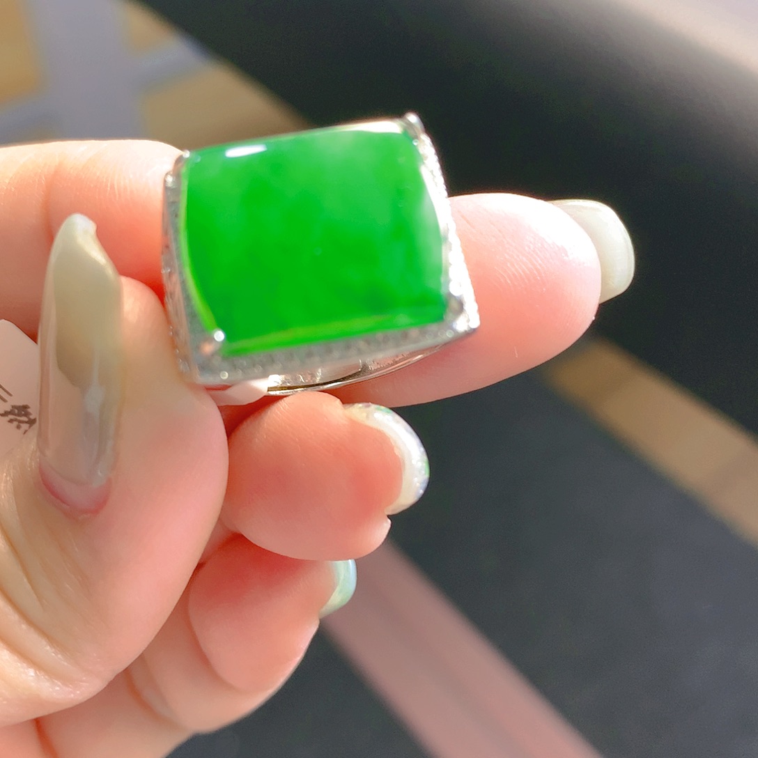 翡翠颈饰银S925镶嵌翡翠