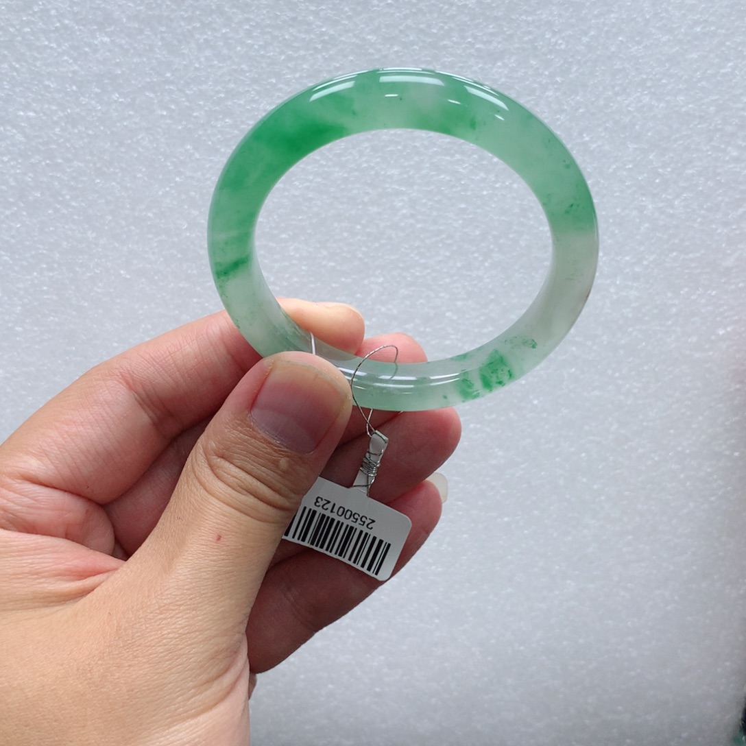 石英质玉未镶嵌手镯青青52-多人