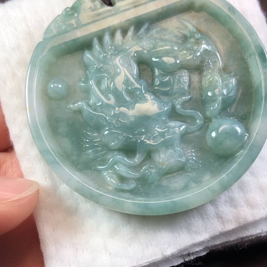 翡翠未镶嵌颈饰缅甸A货，每天下午1点半开播