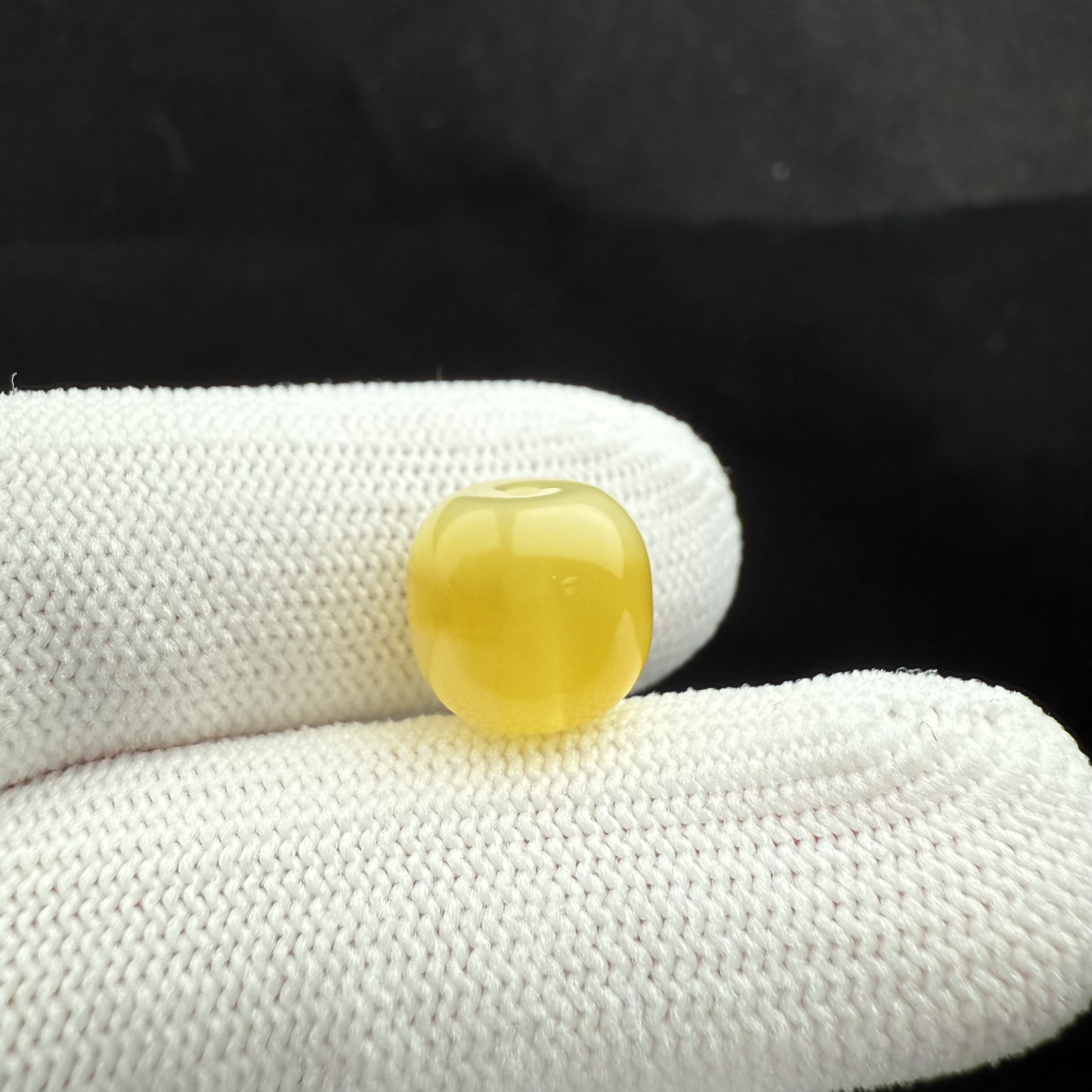 J8194天然原矿俄料蜜蜡墩子10.7*9.9mm支持复检假一罚十