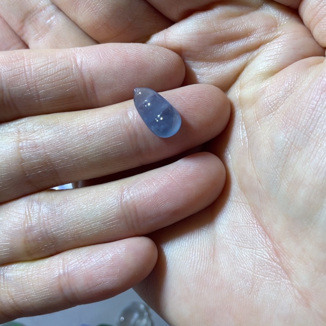 翡翠未镶嵌颈饰豆子