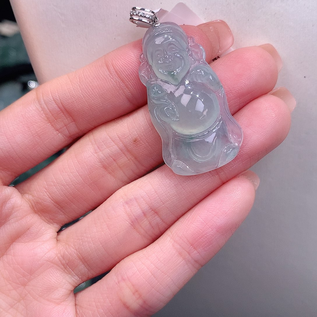 颈饰18K金镶嵌翡翠冰胶飘花财爷