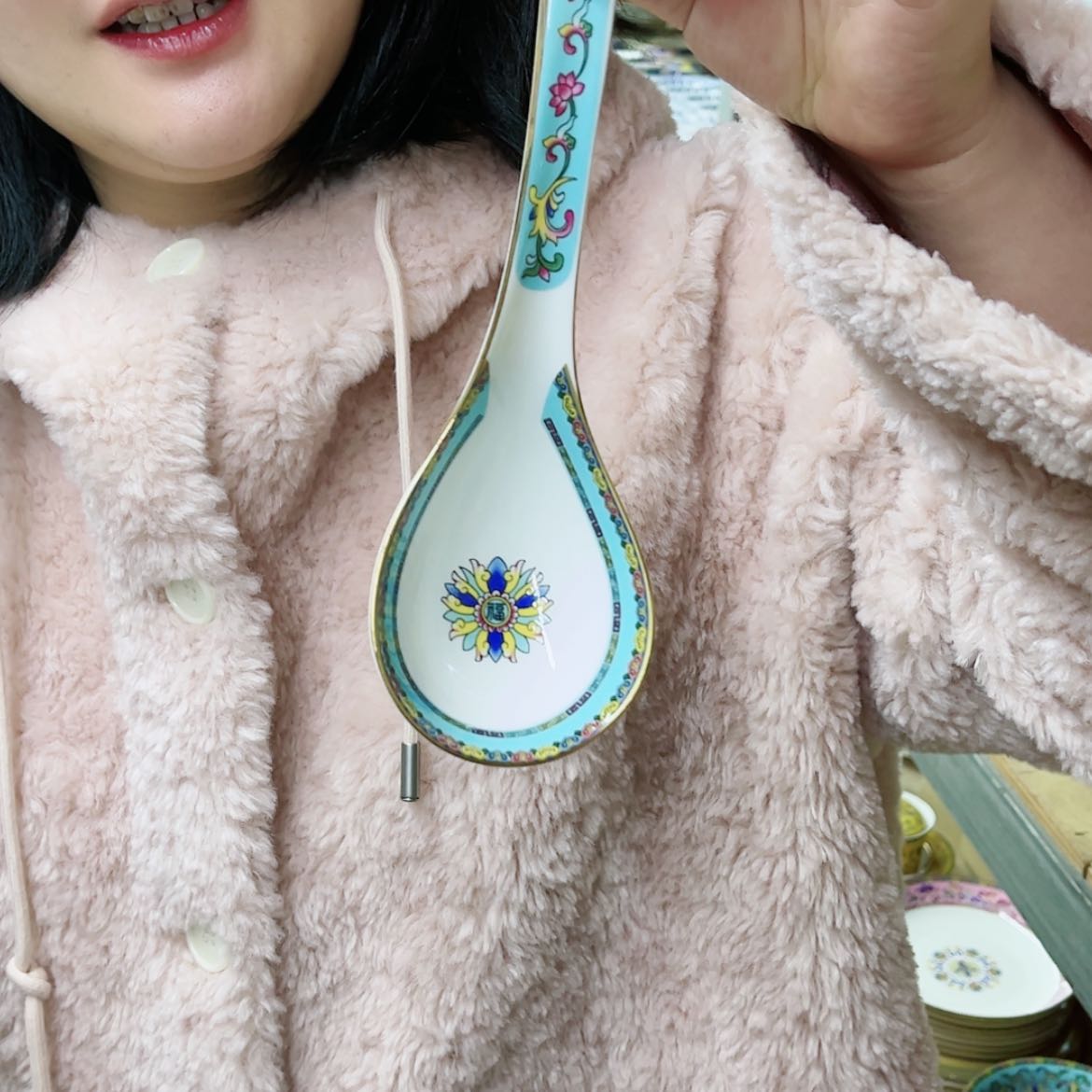 【闪购商品】骨瓷大勺1个……………