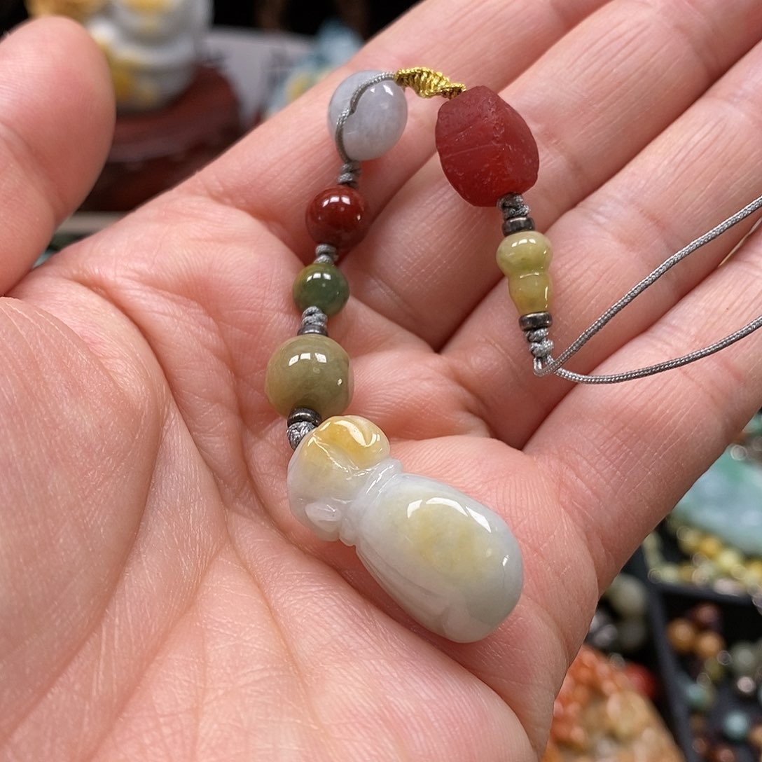 翡翠颈饰未镶嵌翡翠