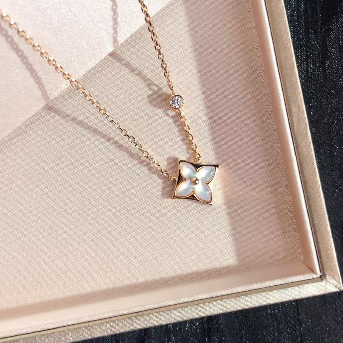 CAMIERY/卡美瑞 时尚轻奢老花项链百搭