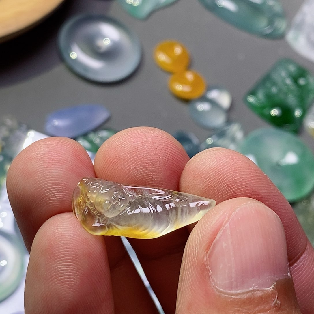 翡翠颈饰未镶嵌翡翠