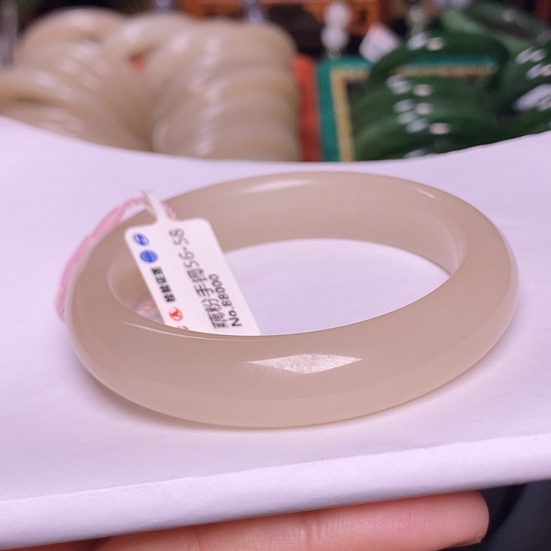 和田玉未镶嵌藕粉收藏老料手镯56.8圈