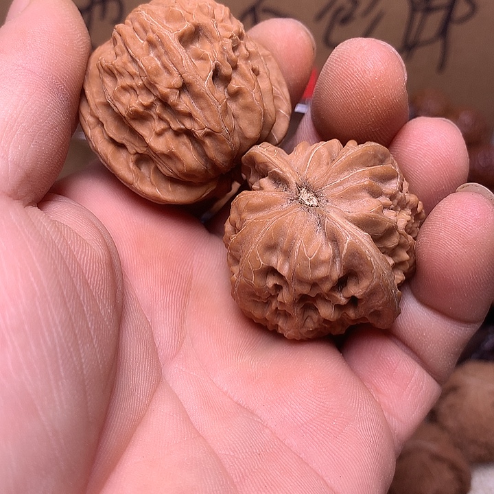 ****通核桃自家麻核桃磨盘不打药