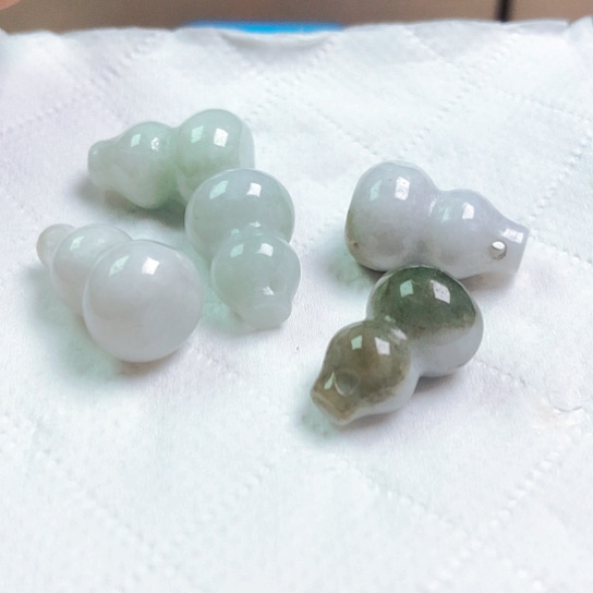 翡翠颈饰未镶嵌千**长吊坠