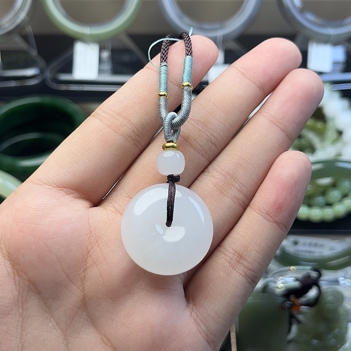 石英质玉未镶嵌颈饰