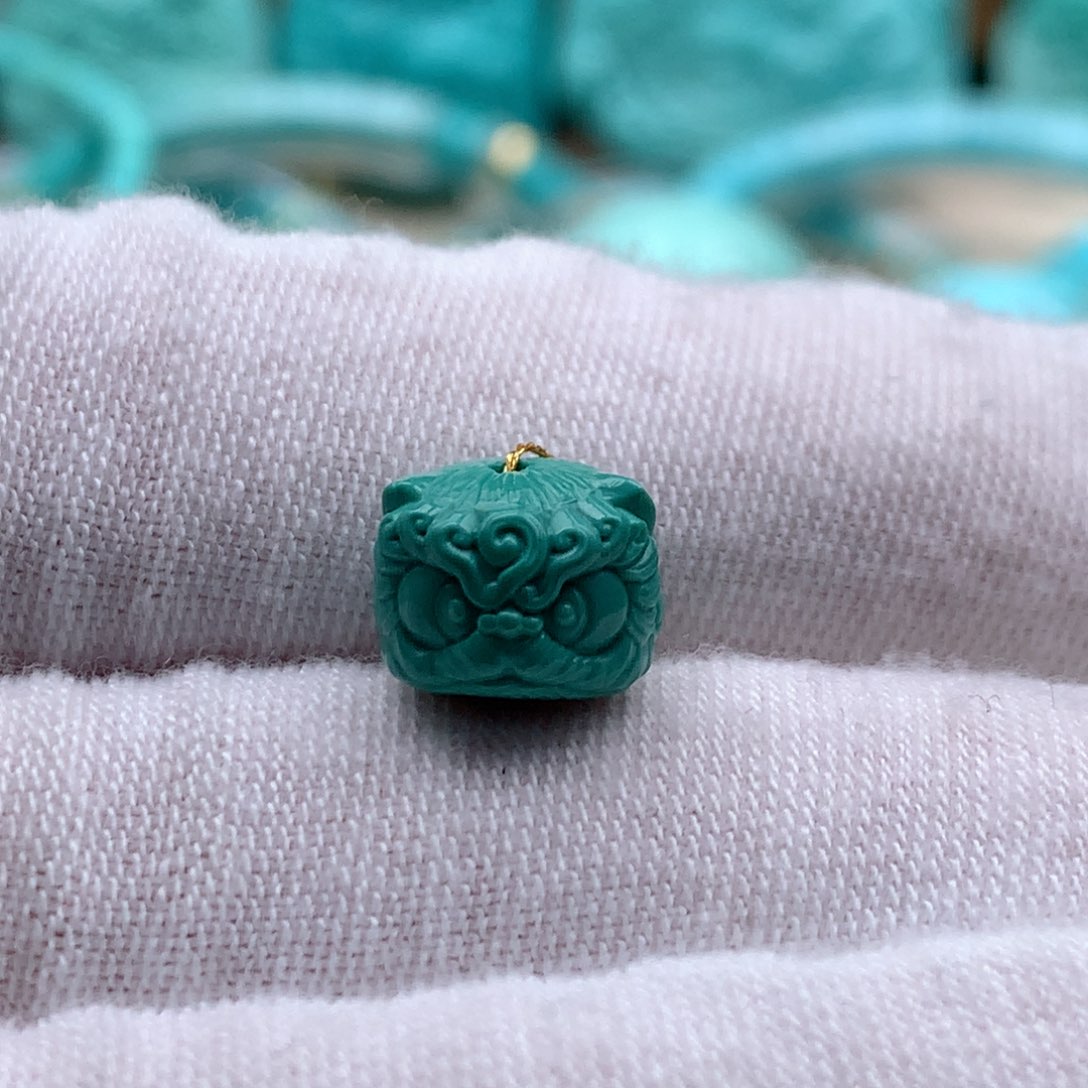 绿松石颈饰未镶嵌