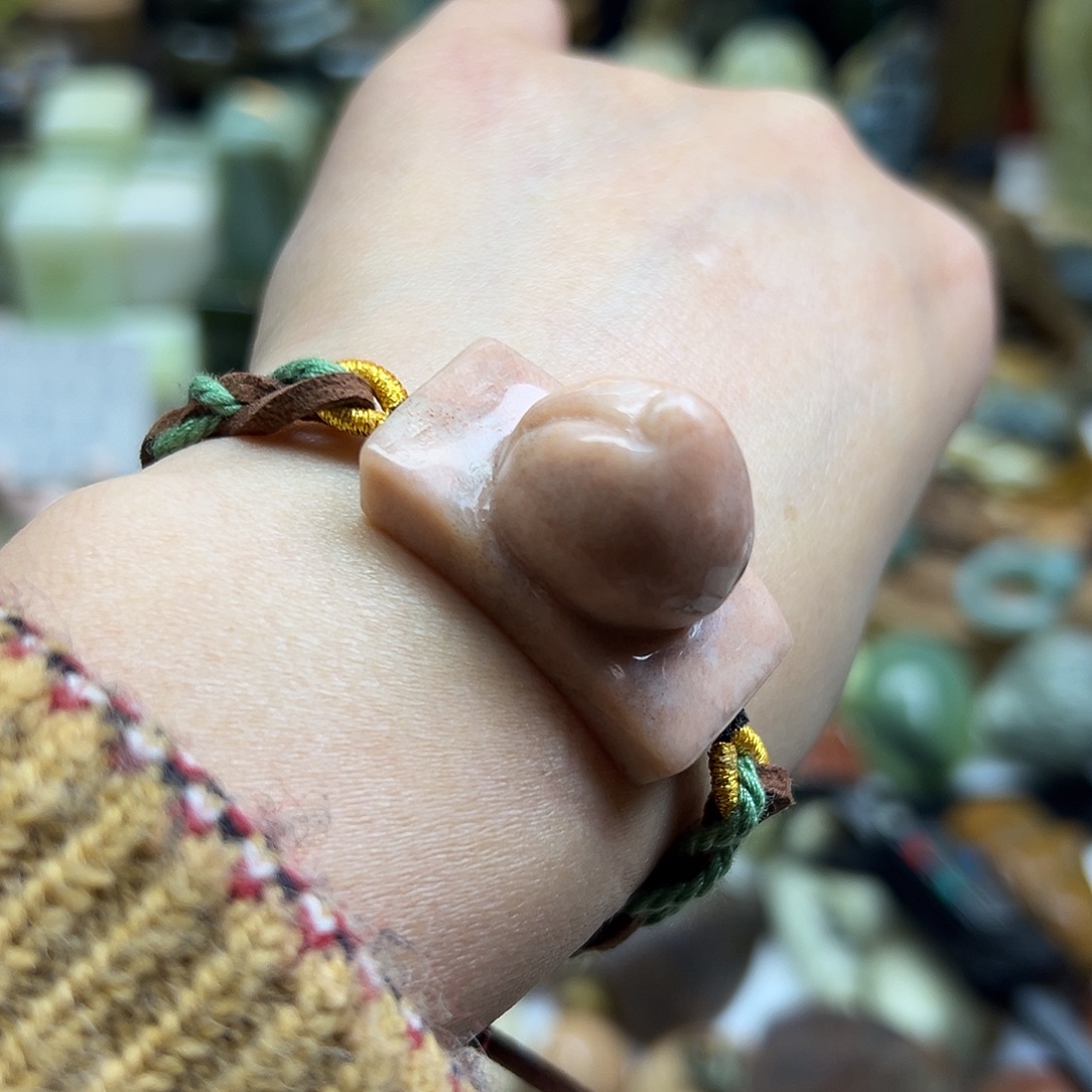 岫玉未镶嵌颈饰辽阳粉手牌桃子