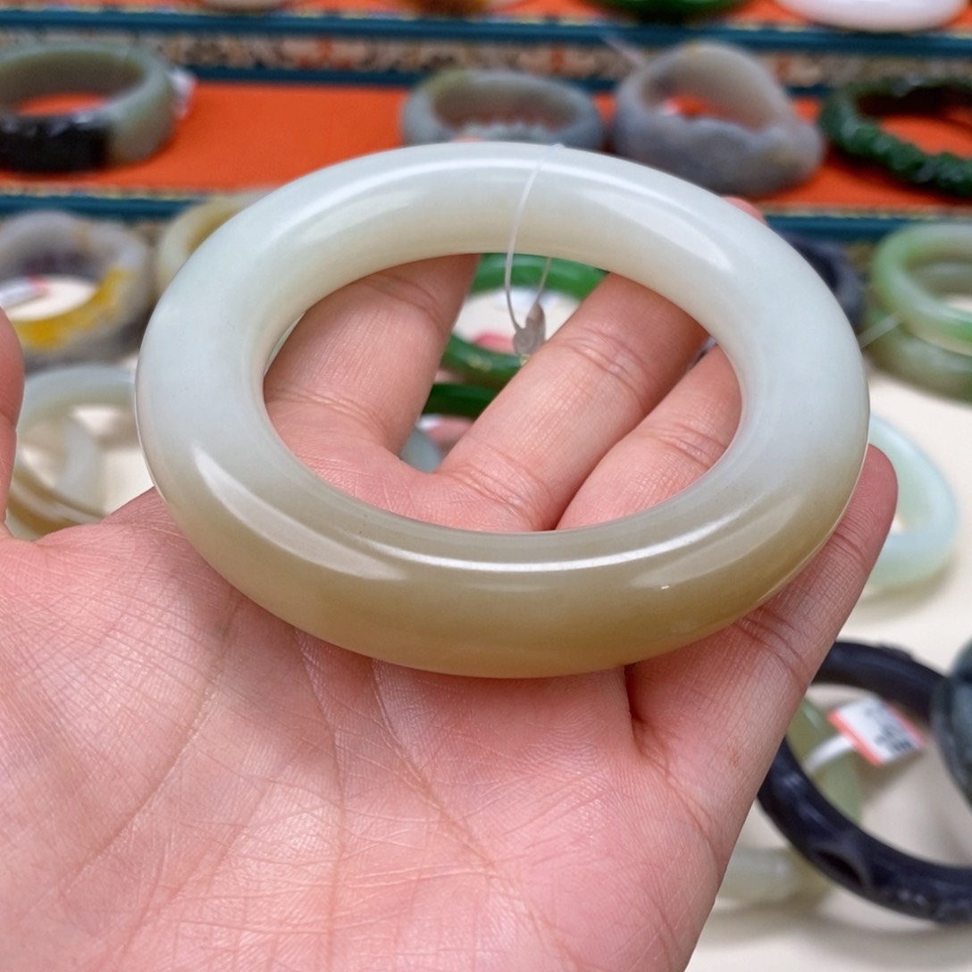 和田玉手镯56.3未镶嵌逝**年