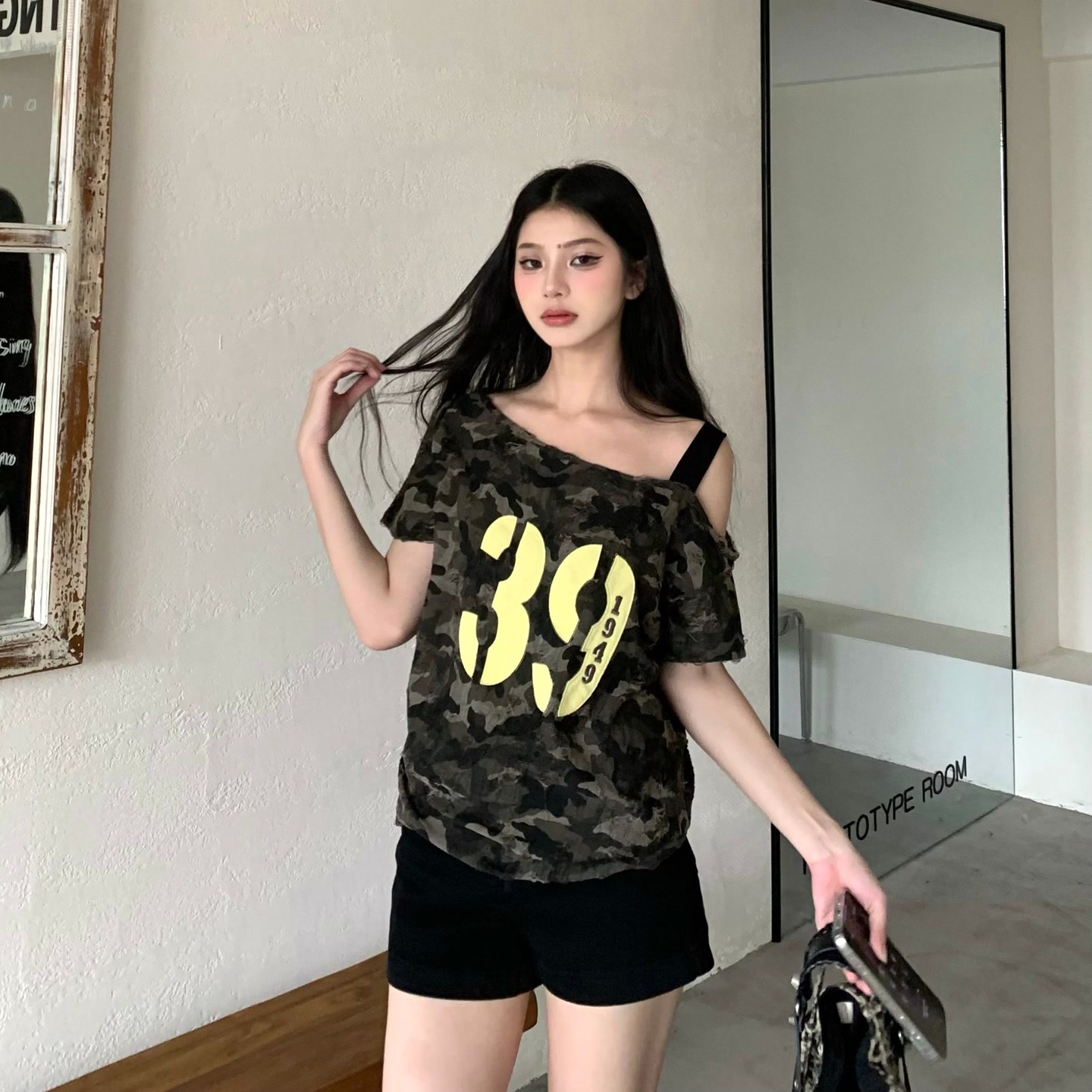 3MER 美式复古迷彩辣妹斜肩短袖T恤女夏小众设计露肩上衣