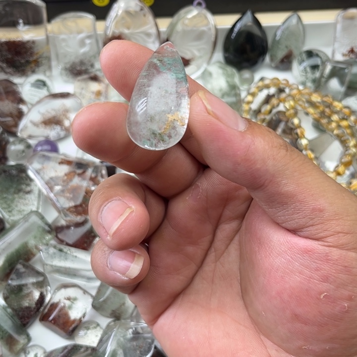 未镶嵌吊坠(赠链)黄晶