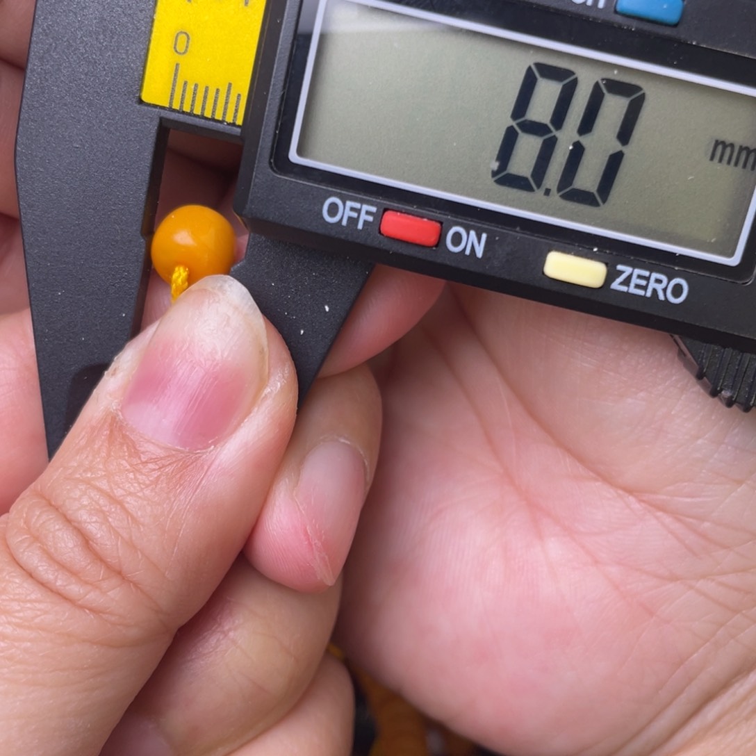 琥珀裸石未镶嵌配饰