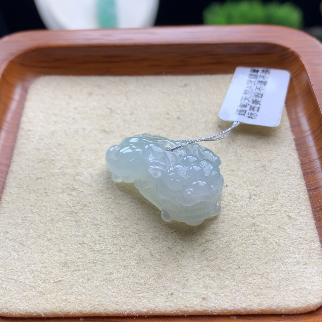 翡翠未镶嵌颈饰22