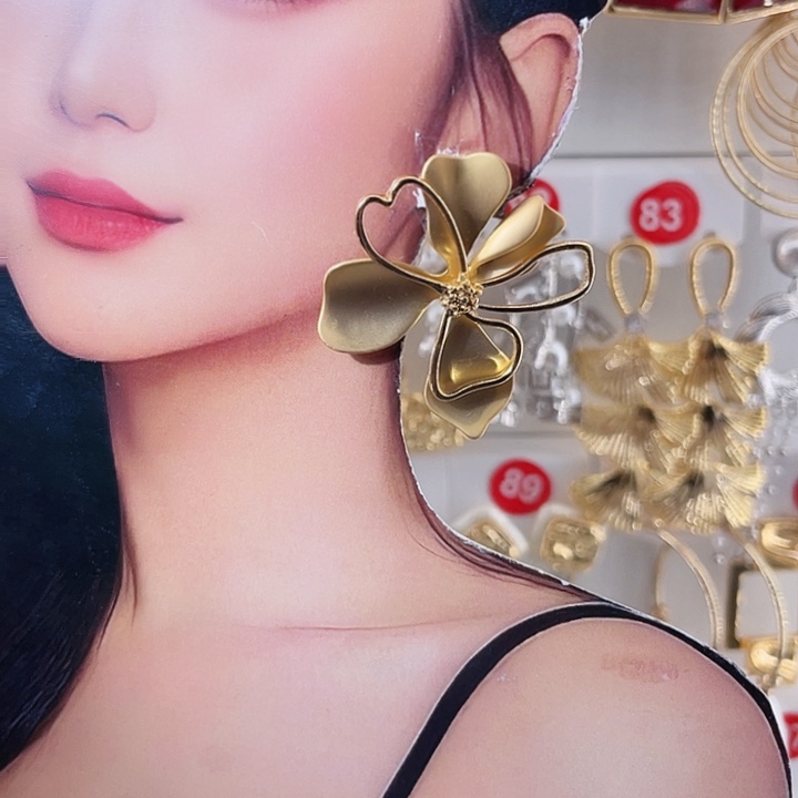 仿珍珠铁合金合金饰品耳钉3