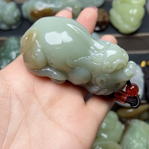 颈饰未镶嵌和田玉万**静