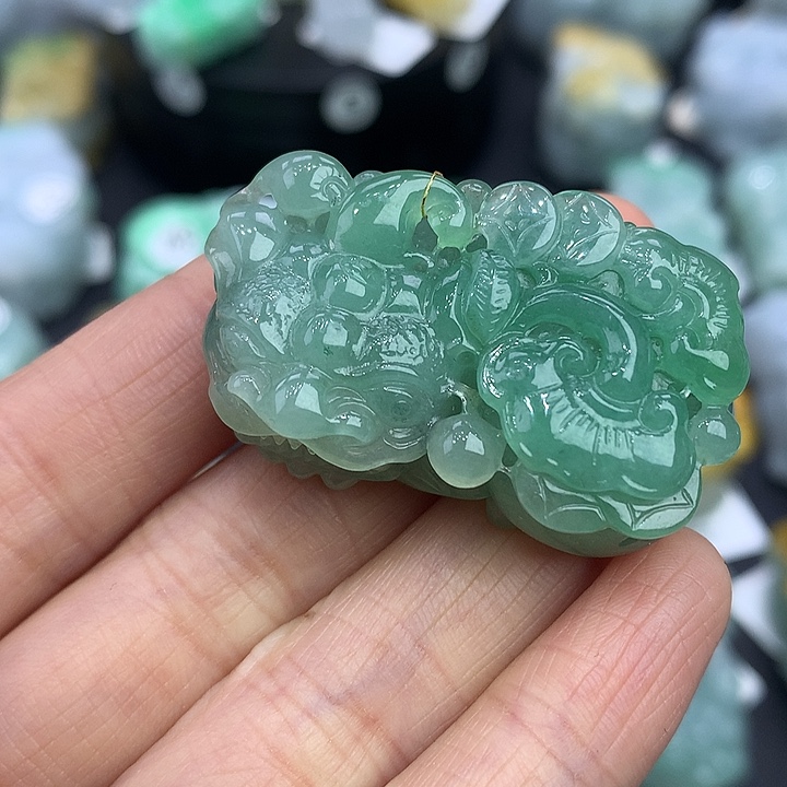 翡翠未镶嵌颈饰天然缅甸A货翡翠貔貅吊坠