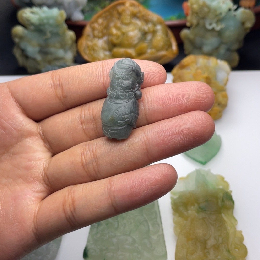 定制翡翠未镶嵌钟馗