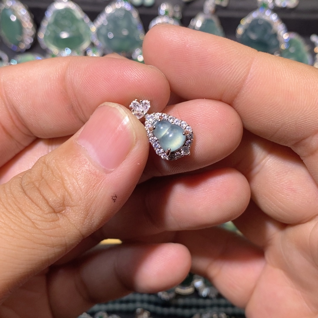 翡翠未镶嵌颈饰天然