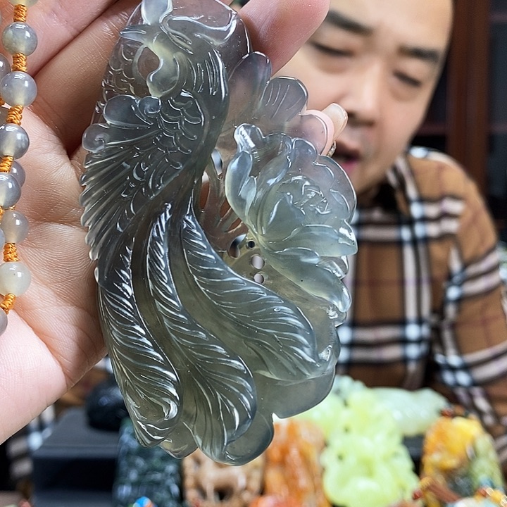 蛇纹石玉吊坠未镶嵌