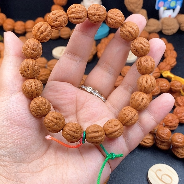 文玩核桃手串史**.京八棱手串