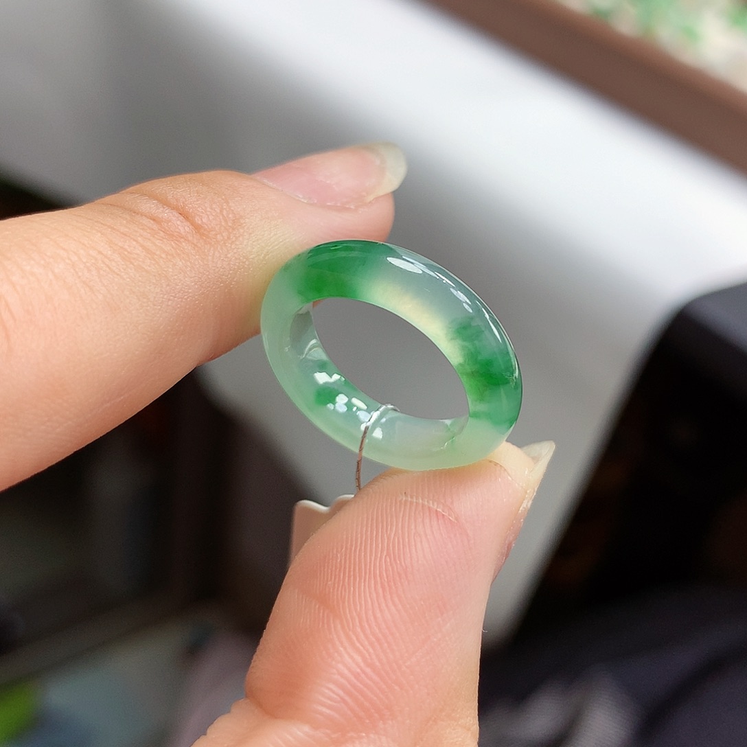 翡翠戒指未镶嵌8.9号