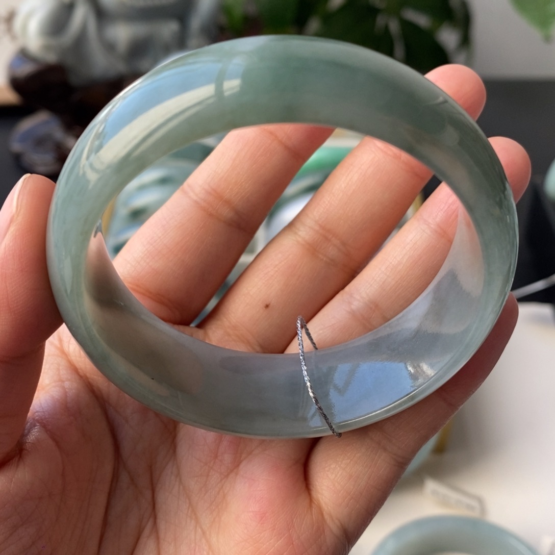 翡翠手镯未镶嵌天然