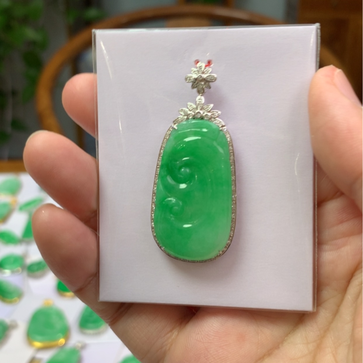 【闪购商品】翡翠颈饰18K金镶嵌翡翠首饰