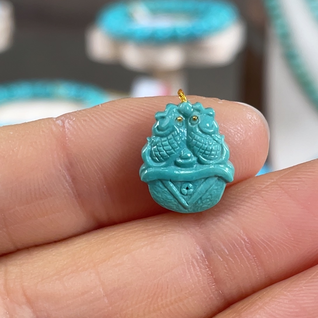 绿松石未镶嵌套链玉化绿聚宝盆