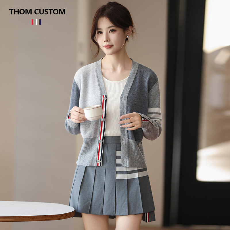 T家秋冬经典款拼色纯羊毛开衫V领学院风女士时尚长袖针织百搭