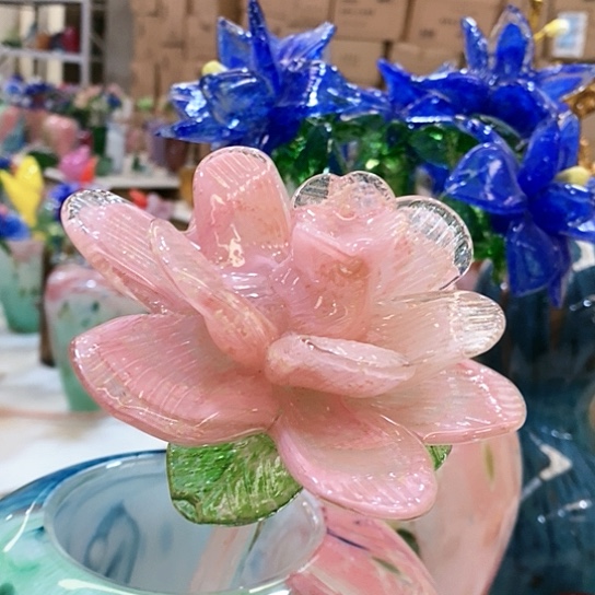 琉璃花瓶高45厘米宽9厘米