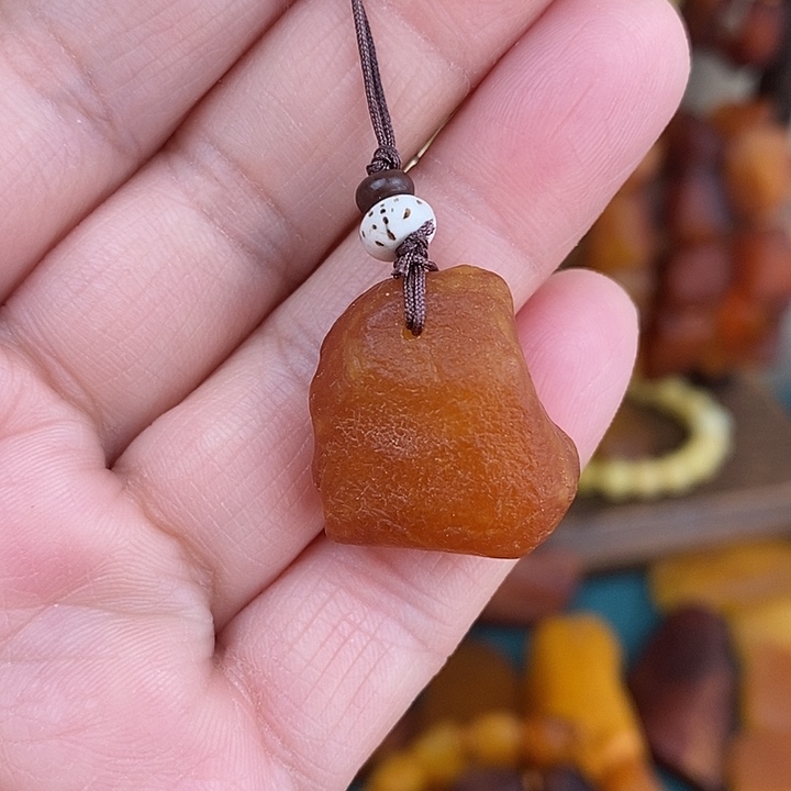 蜜蜡未镶嵌颈饰手机坠