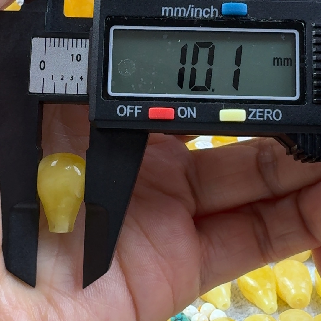 蜜蜡未镶嵌裸石18杂