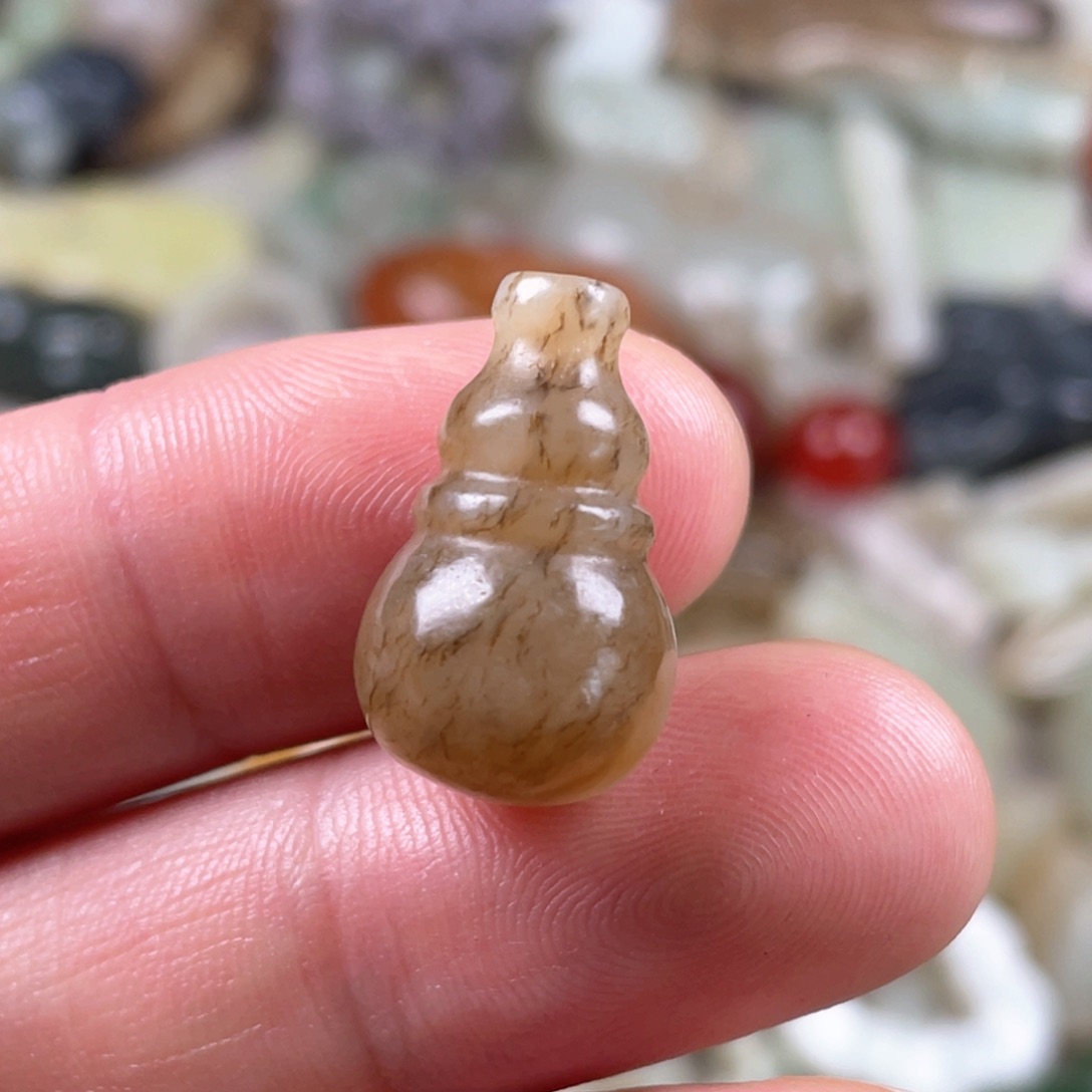 和田玉（糖玉）颈饰未镶嵌