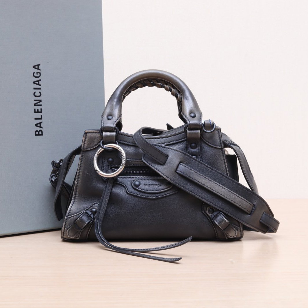 95新 Balenciaga/巴黎世家 手提机车包 Cake Mini 21 P205639195